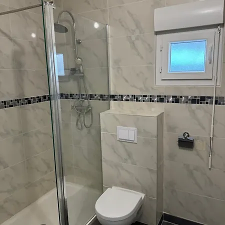 4 Bedroom Prevessin-Moens
